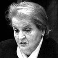 1996年12月5日，美国总统克林顿提名59岁的马德琳・奥尔布赖特为美国国务卿。1997年1月22已此项提名获得国会参议院批准，奥尔布赖特成为美国历史上首位女国务卿。